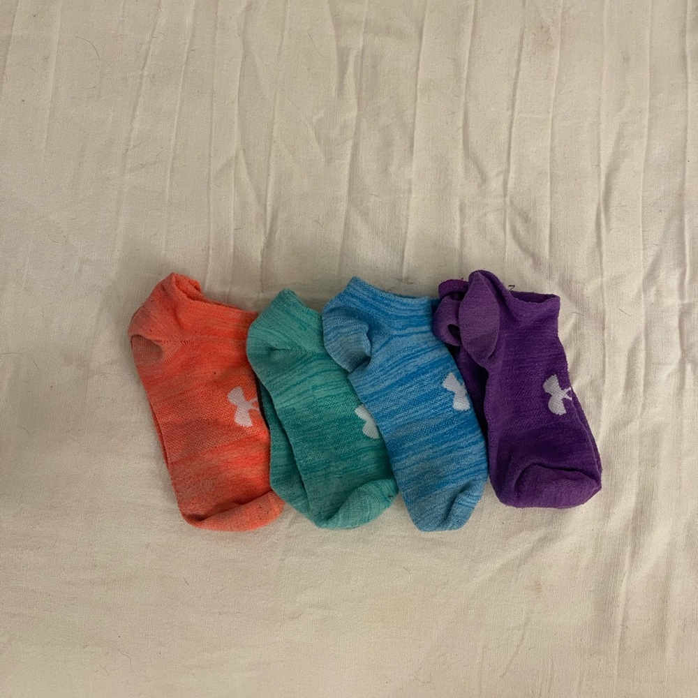 UA socks set of 4 ✨✨